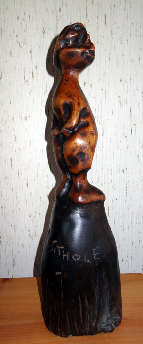 LS7903 Lucas SITHOLE "I can't find your balls! (Caddy, I can't find the ball!)" 1979 Mahogany on msimbiti base 053x015x015 cm