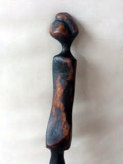 Lucas SITHOLE LS7939 "Can't find anybody", 1979 - Timulo (sneeze) wood on liquid steel base - close-up
