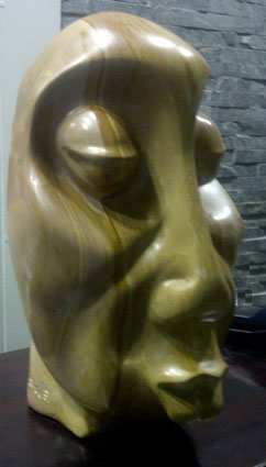 LS7001 Lucas SITHOLE "The witch" 1970 Sandstone 045x025x031 cm