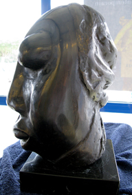 Lucas SITHOLE LS6804 "Portrait (of my wife)" ("Head"), 1968 - Bronze (ed. 3) - 035x028x025 cm (left view)