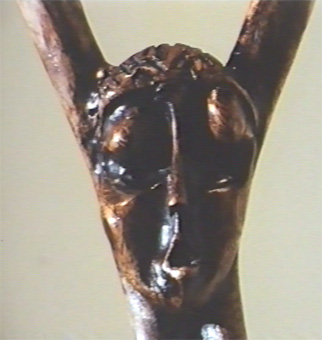 SITHOLE LS8703 (close-up) "Peace to the World" ("Happiness to the World") ("Christus Figur"), 1987 - Indigenous wood from Zululand - 195x038x022 cm
